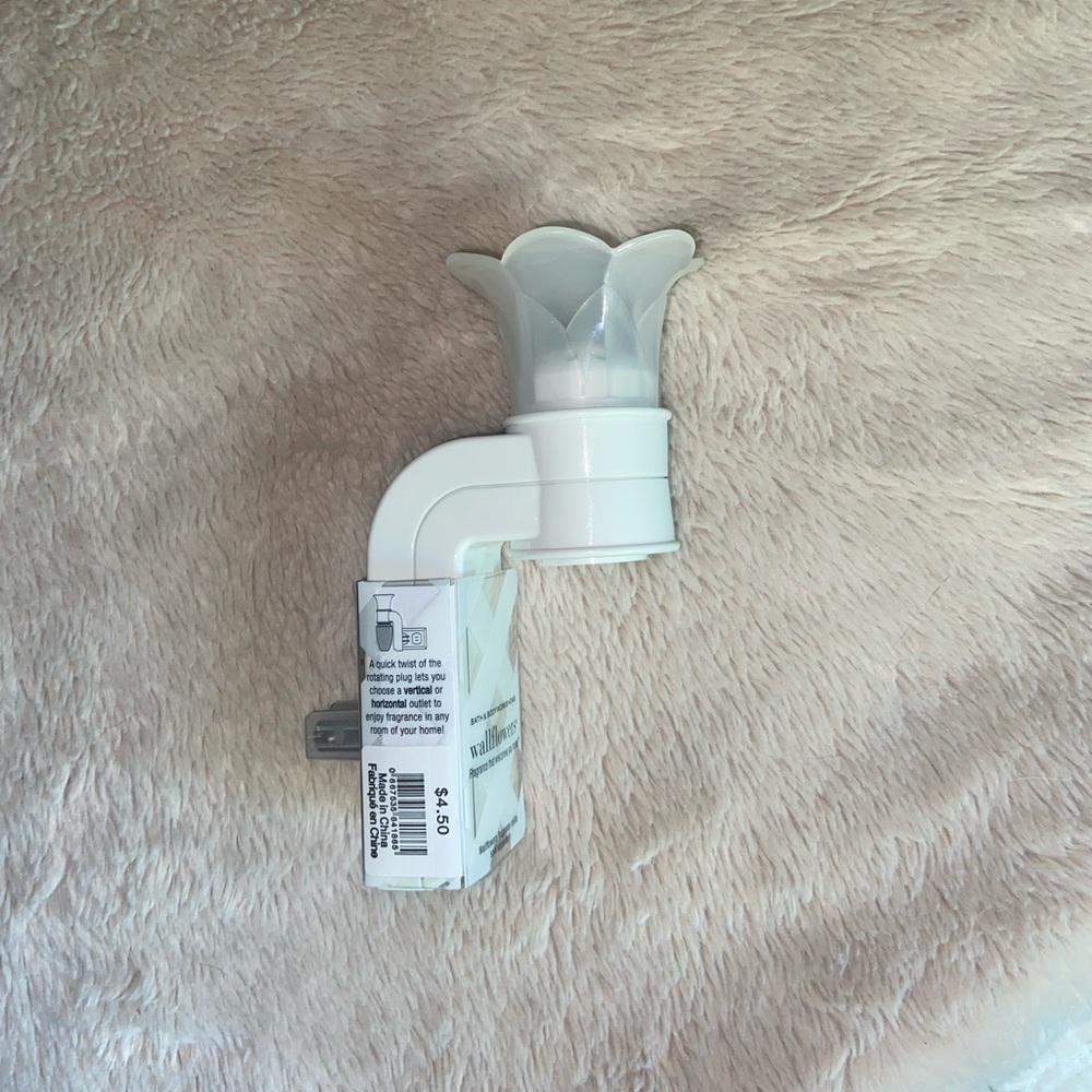 Bath & Body Works wallflower plug